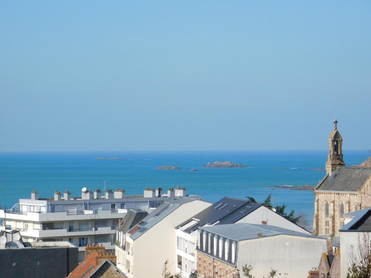Phare Ouest Amiraute Pleneuf-Val-Andre